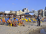 15 африканских нелегалов арестованы на пляжах Тель-Авива за кражи вещей у отдыхающих