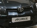 Toyota шокировала автолюбителей топлесс-рекламой с "русским" израильтянином