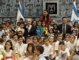 Будущие первоклассники в резиденции президента Израиля. Иерусалим, 26 августа 2012 года