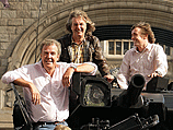 Ведущие передачи Top Gear Джереми Кларксон, Ричард Хэммонд и Джон Мэй 