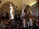 Акция FEMEN в Лувре. Париж, 03.10.2012 
