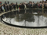 В Берлине открыт мемориал цыганам - жертвам нацизма, спроектированный израильтянином