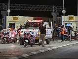 Пограничников, раненных в Шуафате, доставляют в больницу. 6 ноября 2012 года