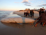Сброшенный подвесной топливный бак израильского боевого самолета, обнаруженный около южного побережья сектора Газы. 26 ноября 2012 года