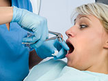 Двое стоматологов мучили и "грабили" своих пациентов