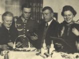 Семья Курцбах за рождественским столом  1938-1939