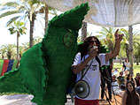 Активисты "Але Ярок" во время манифестации, приуроченной к  Международному дню марихуаны. Тель-Авив, апрель 2012 года