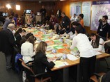 По данным Центризбиркома, после подсчета более 50% голосов партия "Кадима" преодолевает электоральный барьер