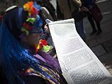 Полиция не стала задерживать "Женщин Стены", приняв талиты за карнавальные костюмы