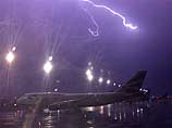 В самолет, на борту которого находилась сборная Италии, ударила молния