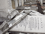 На разоренном кладбище найдена могила великого еврейского писателя