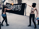 Акция FEMEN около главной мечети Парижа. 3 апреля 2013 года