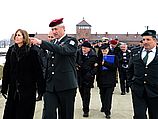 Начальник генштаба ЦАХАЛ генерал-лейтенант Бени Ганц в бывшем лагере смерти Освенцим. 07.04.2013