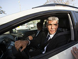 Министр финансов Яир Лапид отказался от правительственного автомобиля и ездит на своем Nissan