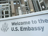 Около входа в посольство США (иллюстрация)