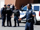 Полиция эвакуировала здание федерального суда в Бостоне в связи с угрозой взрыва, 17 апреля 2013 г.