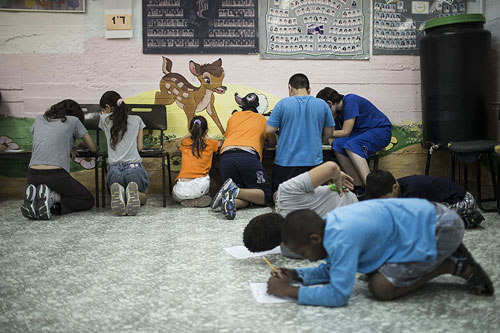 Занятия в бомбоубежище школы в Нацерет-Иллите