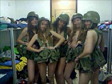 Этот снимок с пятью "одетыми не по форме" девушками вызвал скандал в январе 2012 года