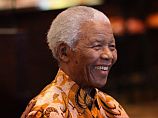 Нельсон Мандела попал в больницу в "тяжелом, но стабильном состоянии"