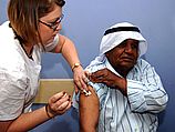 Прививка вакцины от полиомиелита жителю Раата