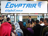 Около стойки авиакомпании EgyptAir
