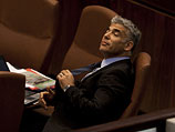 Министр финансов, лидер партии "Еш Атид" Яир Лапид во время обсуждения проекта госбюджета. Кнессет, 17 июня 2013 года