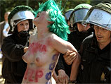 Акция FEMEN в Берлине. 19 июня 2013 года