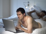 Опрос: для 42% британских мужчин важнее интернета только секс