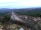 Израильские подростки выложили из камней огромный пацифик на границе с Сирией