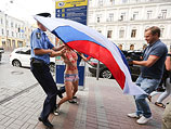 Акция FEMEN в поддержку Навального. Киев, 18 июля 2013 года