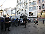Полиция Стамбула применила против демонстрантов водометы, газ и пластиковые пули