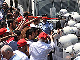 Рамалла: демонстрация противников переговоров, среди раненых - депутат