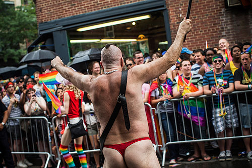 Самый массовый гей-парад состоялся в Нью-Йорке - Российская газета