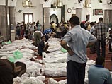 По официальным данным министерства здравоохранения Египта, жертвами вчерашних столкновений стали, по меньшей мере, 525 человек