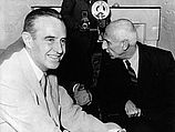 Американский политик Уильям Гарриман и Мохаммед Мосадек в 1951-м году