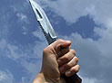 Репатриант подозревается в контрабанде десятков боевых ножей