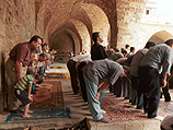Пятничная молитва в мечети Аль-Мансури в Триполи