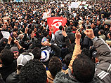 Демонстранты в Тунисе призвали правительство уйти в отставку