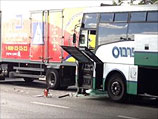 Около Холона столкнулись грузовик и автобус: 18 пострадавших