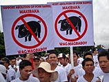В этот понедельник более 100.000 филиппинцев собрались в столичном парке Ризал, чтобы выразить протест против охватившей страну коррупции