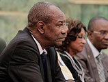 На переднем плане Альфа Конде, президент Гвинеи 