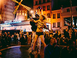 FEMEN против проституции: фотосессия в ночном Париже