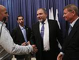 Либерман провел встречу с работниками министерства иностранных дел