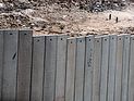 Палестинские активисты пробили дыру в заборе безопасности