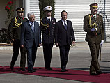 Президент Франции прибыл в Рамаллу для переговоров с Аббасом