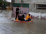 Во время наводнения в секторе Газы, 13 декабря 2013 г.