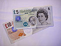 Банк Англии представил новые пластиковые банкноты
