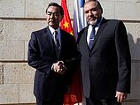 Министр иностранных дел Китая Ван И с министром иностранных дел Израиля Авигдором Либерманом