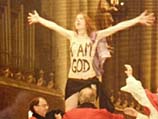 Акция FEMEN в соборе Кельна. 25 декабря 2013 года
