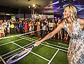 "Woman with Drive": Мария Шарапова играет в мини-теннис на "шпильках"